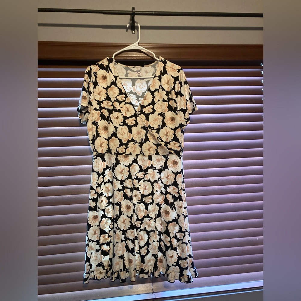 sale- Floral short sleeved sundress. Cotton and comfortable